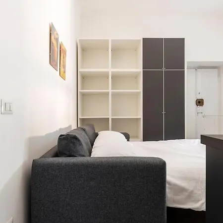 Bramante24 Trilocale In Sarpi Lägenhet